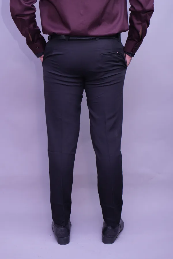Black_Regular_Fit_Solid_Flat_Trousers_For_Men