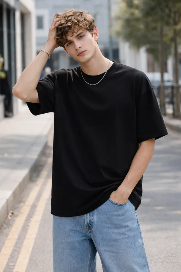 Urban_Cool_Girl_Graphic_Oversized_T-Shirt_–_Streetwear_Back_Print_Black_Tee