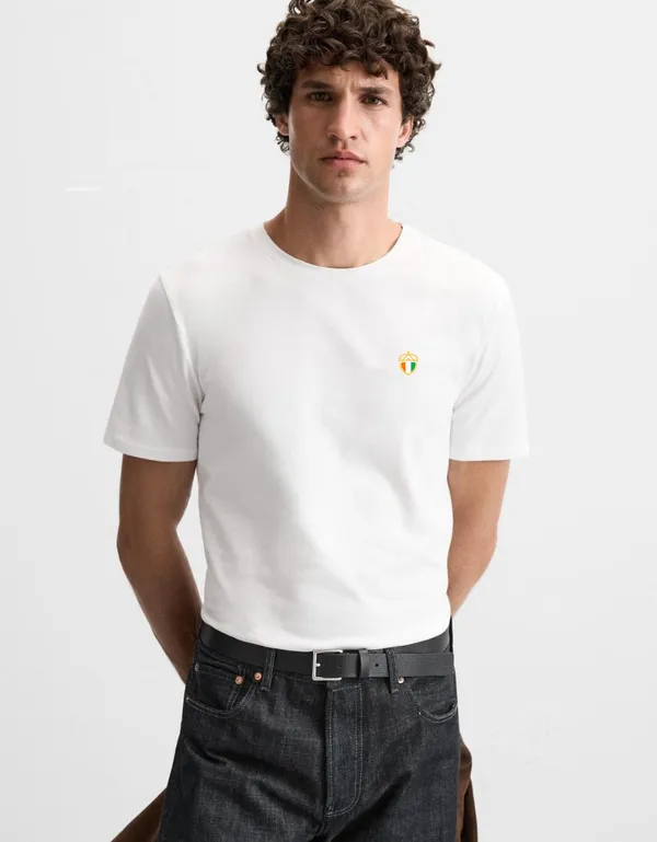 White_Unleash_Bold_Style_Brave_Snake_Graphic_Street_Fit_Unisex_Tee