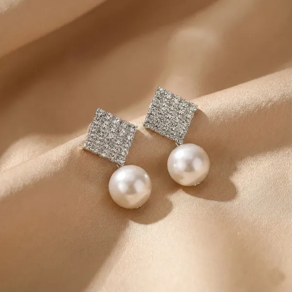Silver_Brass_Earring_For_Women