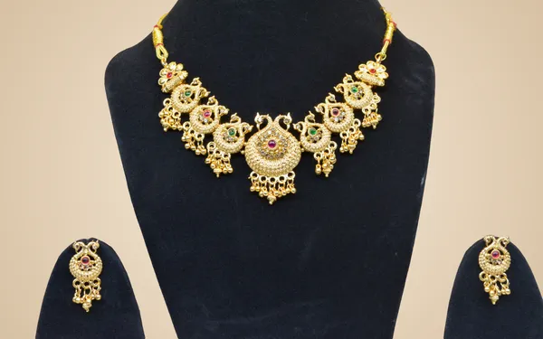 Golden_Brass_Necklace_with_Earring_(Bridal_Set)_For_Women