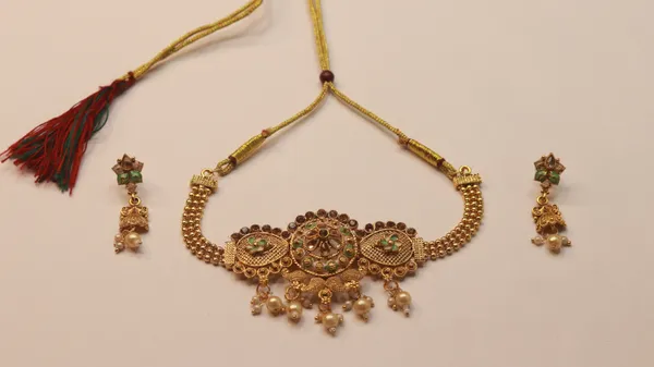 Golden_Brass_Necklace_with_Earring_(Bridal_Set)_For_Women