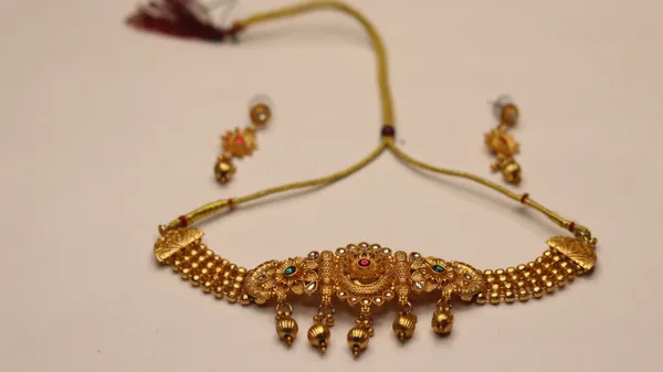 Golden_Brass_Necklace_with_Earring_(Bridal_Set)_For_Women