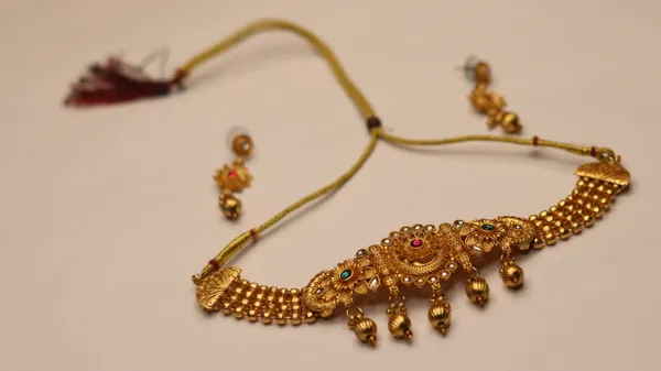 Golden_Brass_Necklace_with_Earring_(Bridal_Set)_For_Women