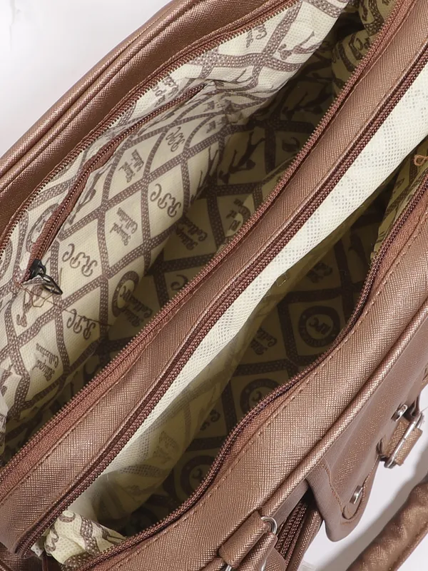 Brown_Stylish_Handbag_leather_look_Shoulder_Bag_With_Multiple_Compartments