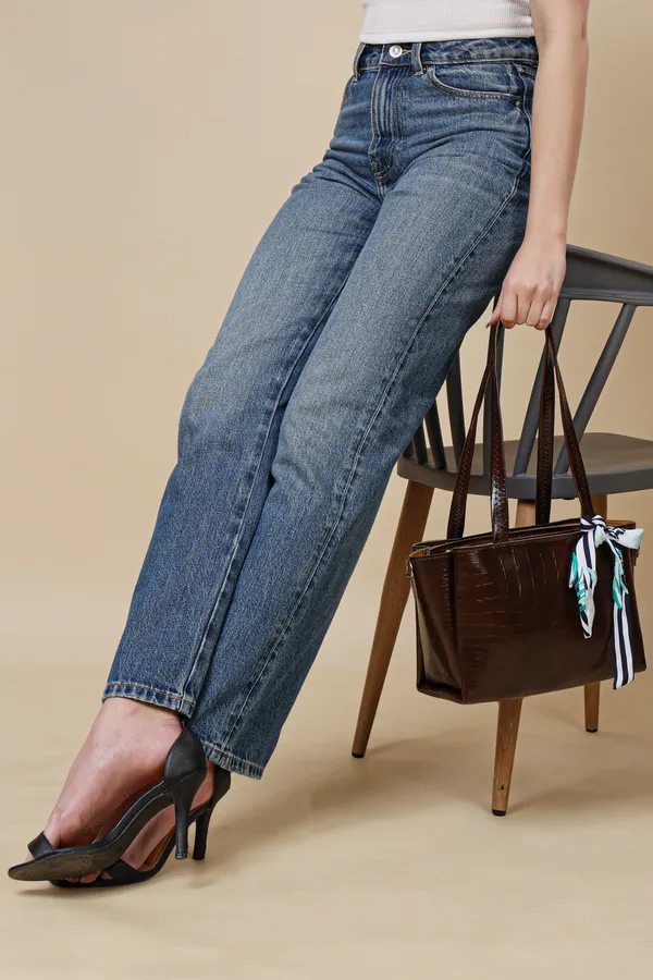 Croc-textured_premium_finish_bag_for_Women
