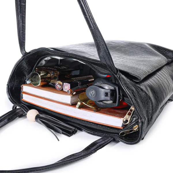 Elegant_Black_Croc-Embossed_Tote_Bag