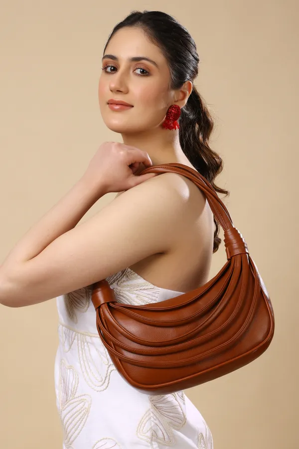 Minimal_Brown_curved_designer_Shoulder_Bag