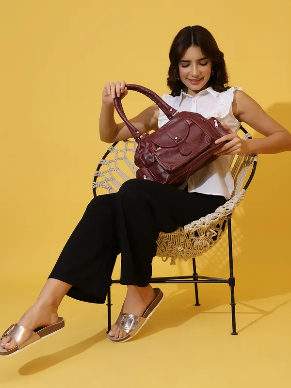 Maroon_Stylish_Handbag__Premium_Leather_Shoulder_Bag_With_Multiple_Compartments
