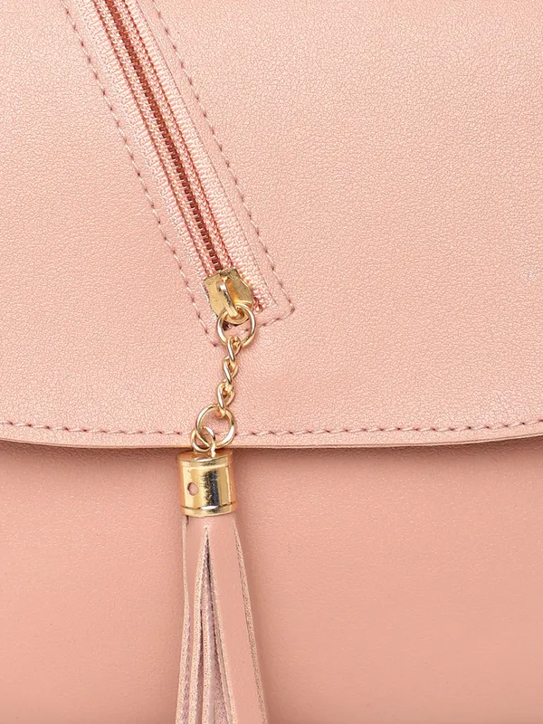 Pink_Sling_Bag_With_Tassel_&_Zipper_Detail