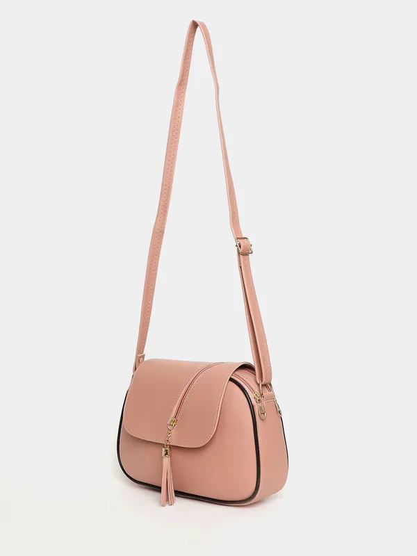Pink_Sling_Bag_With_Tassel_&_Zipper_Detail