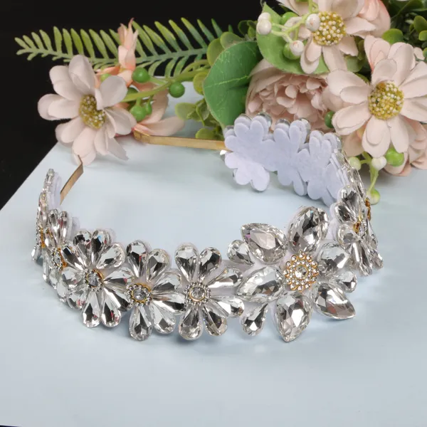 Silver_Crystal_Rhinestone_Hair_Band_For_Girls_(Pack_of_1)