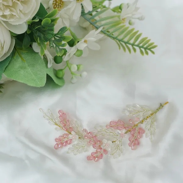 Silver_&_Pink_Premium_Crystal_Hair_Accessories_For_Girls_(Pack_of_1)