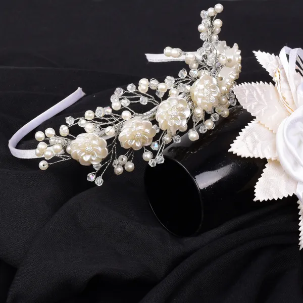 White_Premium_Pearl_Accessories_Hair_Band_For_Girls_(Pack_of_1)