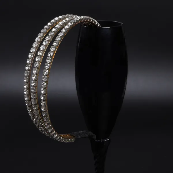 Golden_Sleek_Diamond_Hair_Bands_For_Girls_(Pack_of_1)