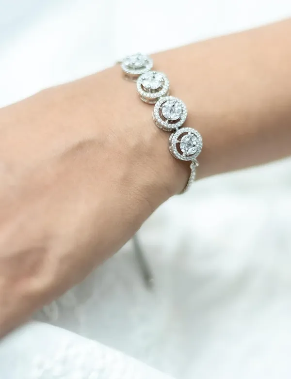 White_18Kt_Plating_Round_Cubic_Zirconia_Diamond_Bracelet_For_Women