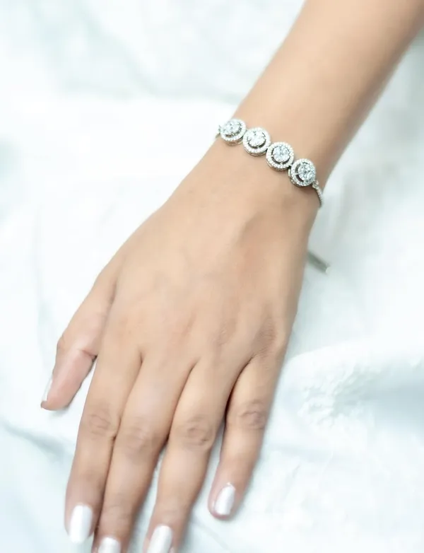 White_18Kt_Plating_Round_Cubic_Zirconia_Diamond_Bracelet_For_Women