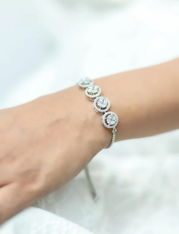 White_18Kt_Plating_Round_Cubic_Zirconia_Diamond_Bracelet_For_Women