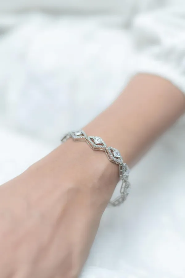 White_18Kt_Plating_Tennis_Style_Cubic_Zirconia_Diamond_Bracelet_For_Women