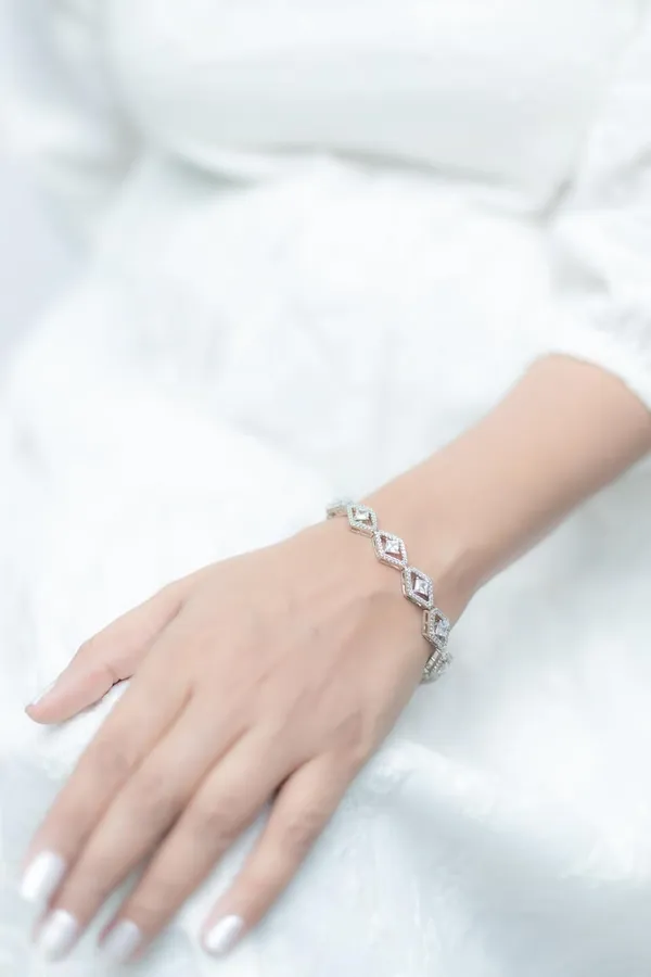 White_18Kt_Plating_Tennis_Style_Cubic_Zirconia_Diamond_Bracelet_For_Women