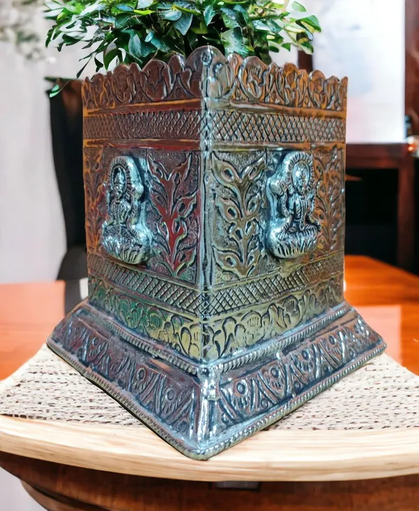 Silver_Plated_Premium_&_Elegant_Kalash_&_Pots