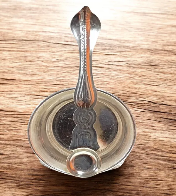 Silver_Plated_Premium_&_Elegant_Panchpatre_With_Uddarane