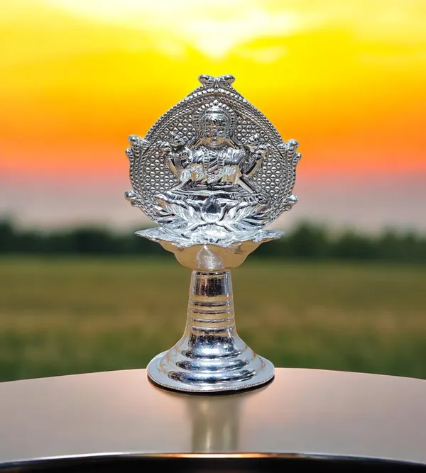 Silver_Plated_Premium_&_Elegant_Diya
