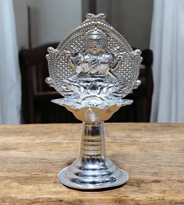 Silver_Plated_Premium_&_Elegant_Diya