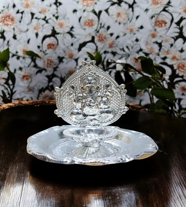 Silver_Plated_Premium_&_Elegant_Diya