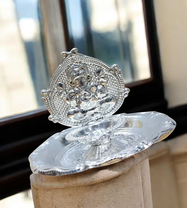 Silver_Plated_Premium_&_Elegant_Diya