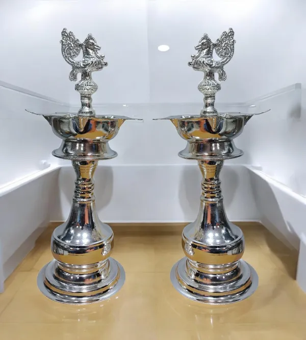 Silver_Plated_Premium_&_Elegant_Diya