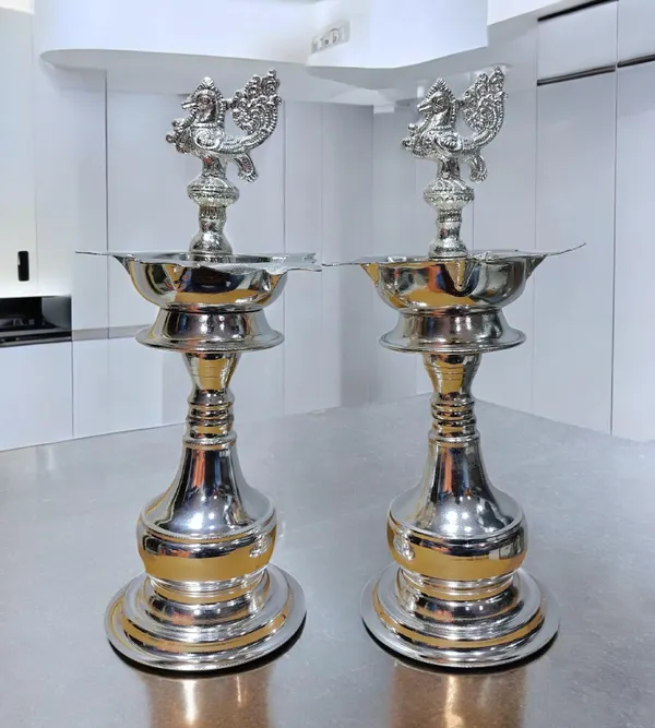 Silver_Plated_Premium_&_Elegant_Diya