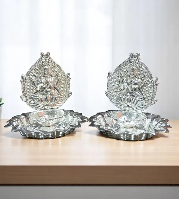 Silver_Plated_Premium_&_Elegant_Diya