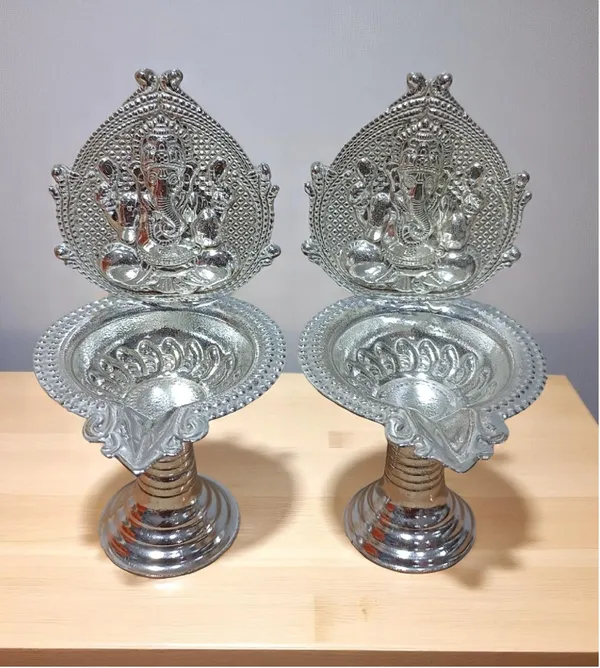 Silver_Plated_Premium_&_Elegant_Diya