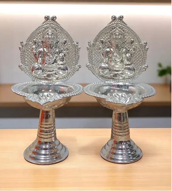 Silver_Plated_Premium_&_Elegant_Diya