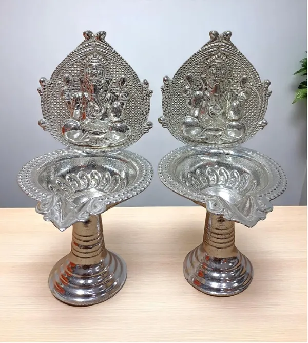 Silver_Plated_Premium_&_Elegant_Diya