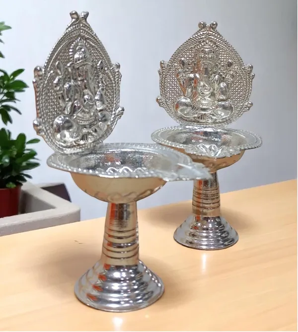Silver_Plated_Premium_&_Elegant_Diya