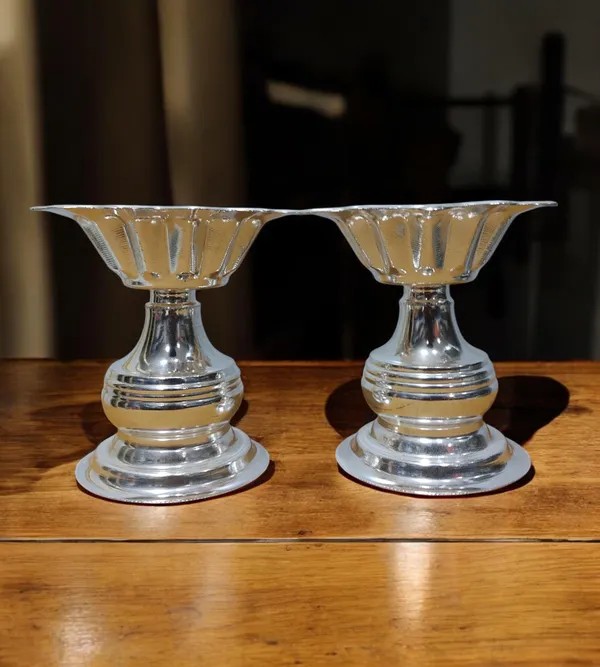 Silver_Plated_Premium_&_Elegant_Diya