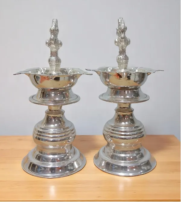 Silver_Plated_Premium_&_Elegant_Diya
