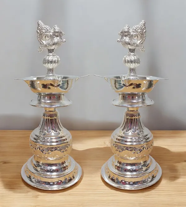 Silver_Plated_Premium_&_Elegant_Diya