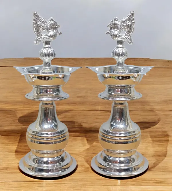 Silver_Plated_Premium_&_Elegant_Diya