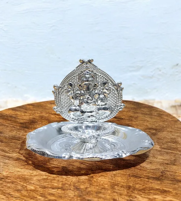 Silver_Plated_Premium_&_Elegant_Diya