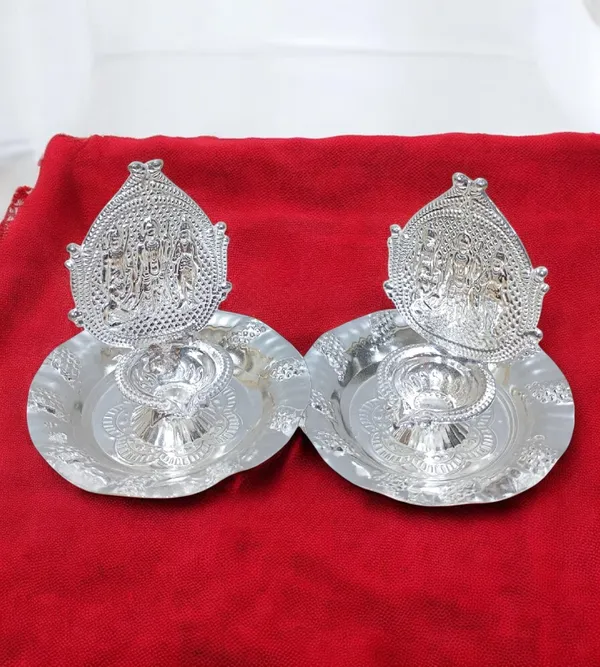 Silver_Plated_Premium_&_Elegant_Diya
