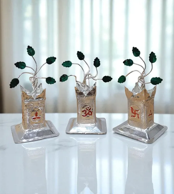 Silver_Plated_Premium_&_Elegant_Kalash_&_Pots