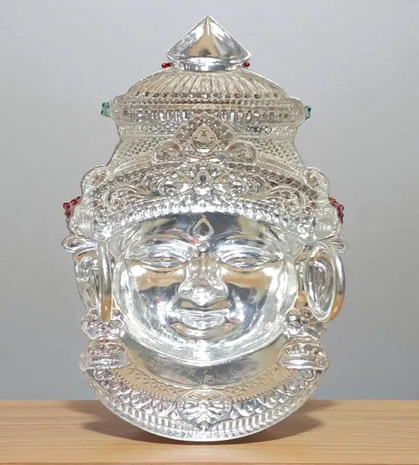 Silver_Metal_Premium_&_Elegant_Decorated_Laxmi_Face