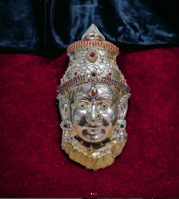 Silver_Metal_Premium_&_Elegant_Decorated_Laxmi_Face