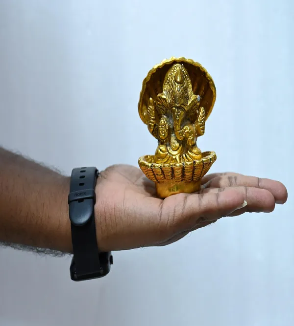 Gold_Metal_Premium_&_Elegant_Ganesha_Idol