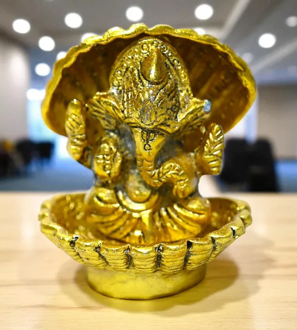 Gold_Metal_Premium_&_Elegant_Ganesha_Idol