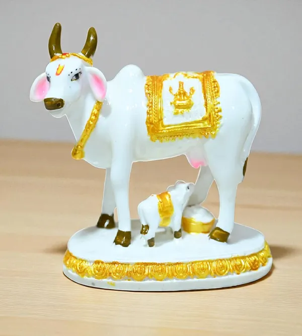 White_Marble_Premium_&_Elegant_Kamadhenu_Idol