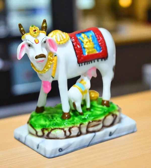 Multicolor_Marble_Premium_&_Elegant_Kamadhenu_Idol